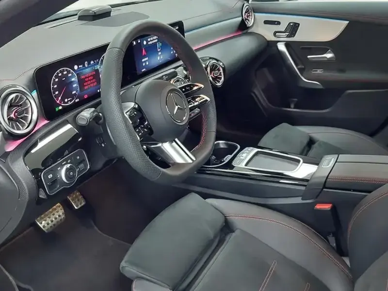 2025 Mercedes-Benz CLA с пробегом 124 км