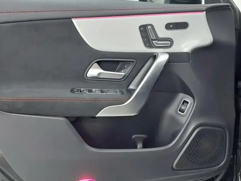 2025 Mercedes-Benz CLA с пробегом 124 км