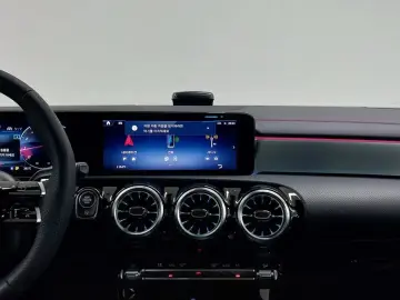 2025 Mercedes-Benz CLA с пробегом 124 км