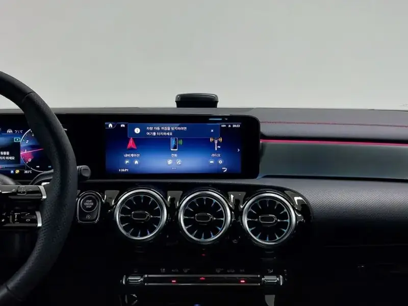 2025 Mercedes-Benz CLA с пробегом 124 км