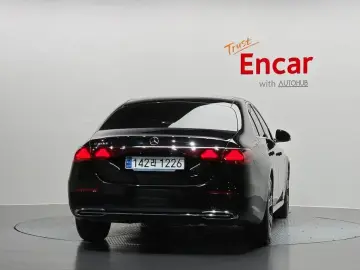 2025 Mercedes-Benz E-Класс с пробегом 15 432 км