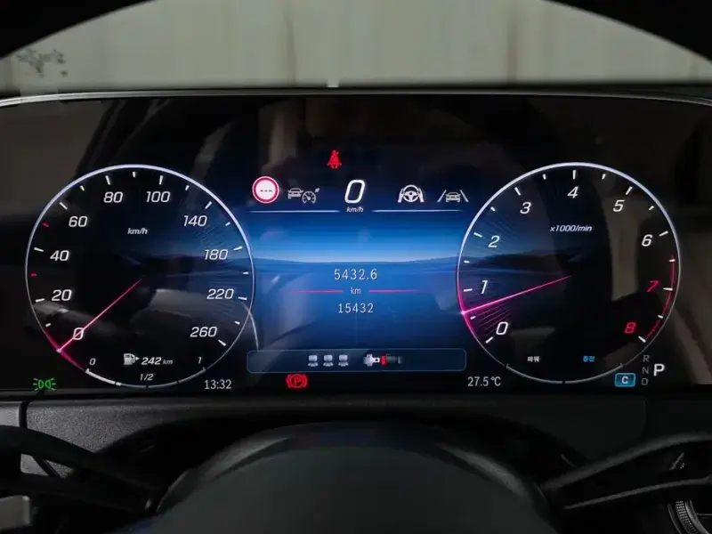 2025 Mercedes-Benz E-Класс с пробегом 15 432 км
