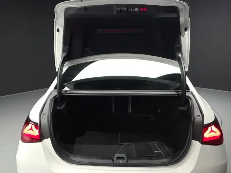 2026 Mercedes-Benz E-Класс с пробегом 2 417 км