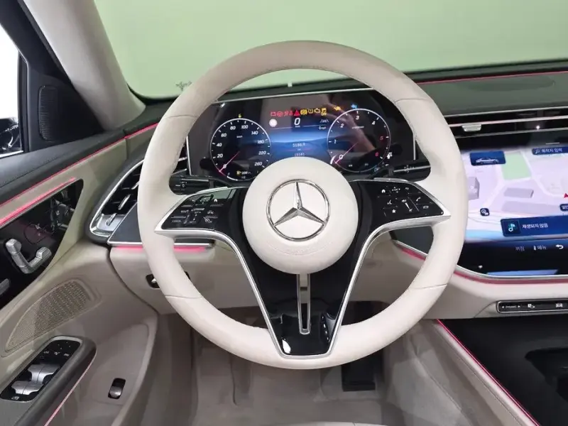 2025 Mercedes-Benz E-Класс с пробегом 18 581 км