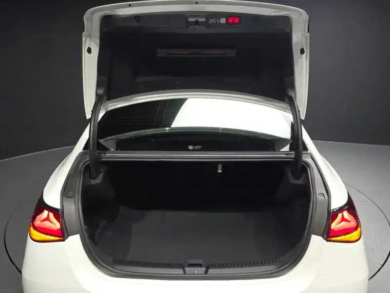 2025 Mercedes-Benz E-Класс с пробегом 8 537 км