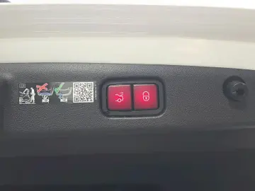 2025 Mercedes-Benz E-Класс с пробегом 18 581 км