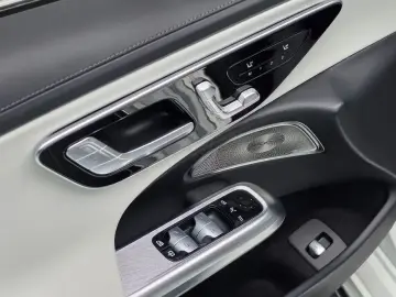 2025 Mercedes-Benz E-Класс с пробегом 21 371 км