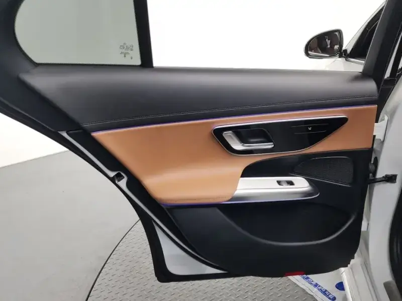 2025 Mercedes-Benz E-Класс с пробегом 9 055 км