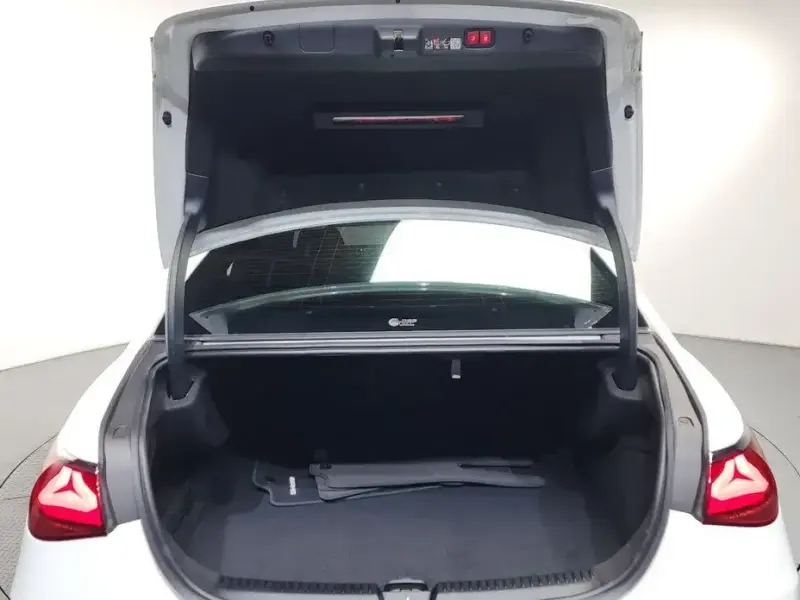 2025 Mercedes-Benz E-Класс с пробегом 9 055 км