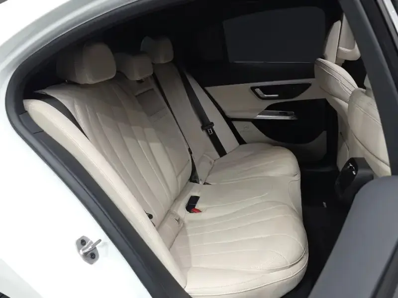 2025 Mercedes-Benz E-Класс с пробегом 4 453 км