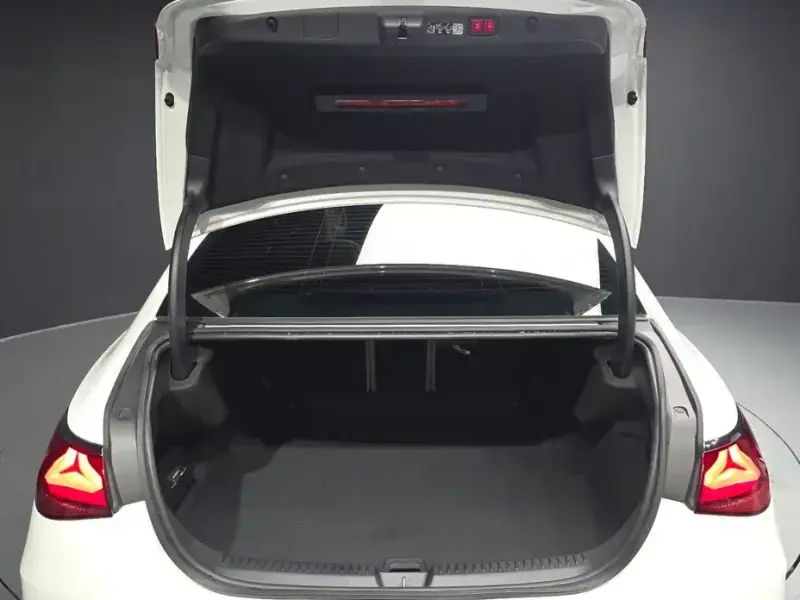 2025 Mercedes-Benz E-Класс с пробегом 4 453 км