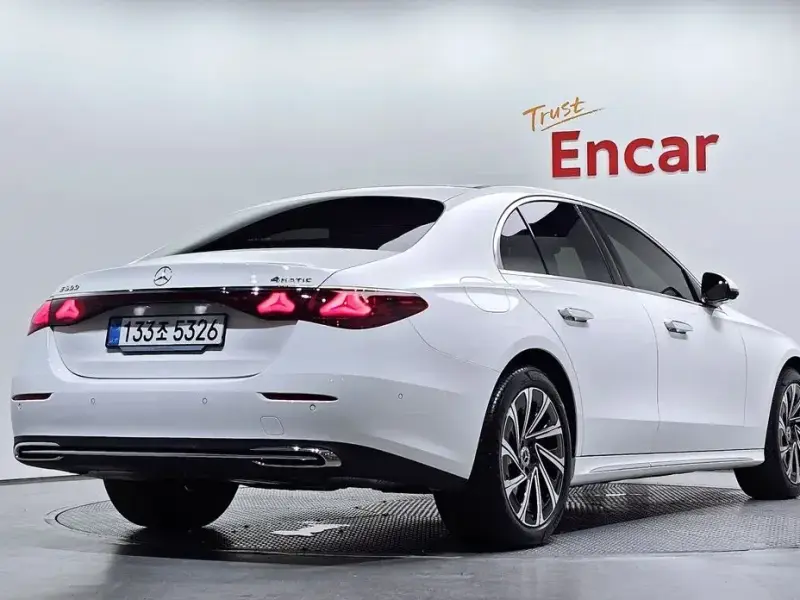 2025 Mercedes-Benz E-Класс с пробегом 4 190 км