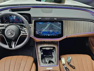 2025 Mercedes-Benz E-Класс с пробегом 4 190 км