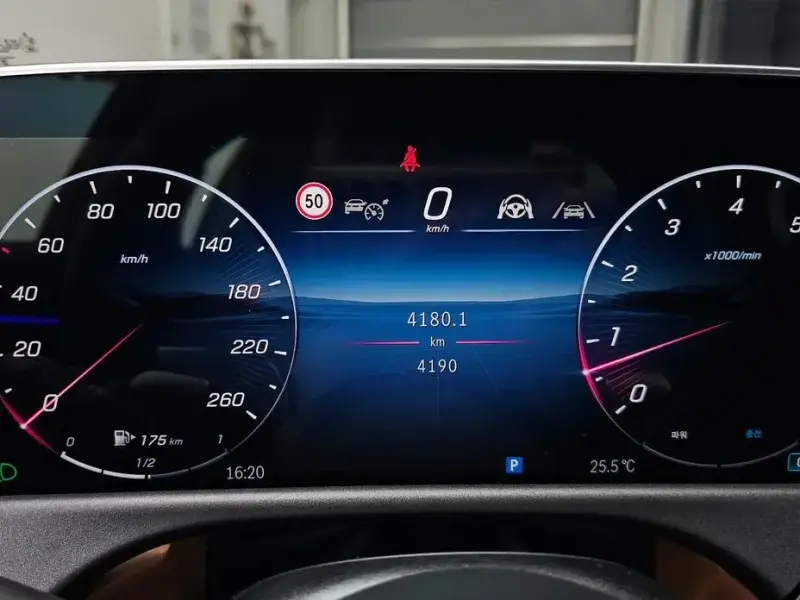 2025 Mercedes-Benz E-Класс с пробегом 4 190 км