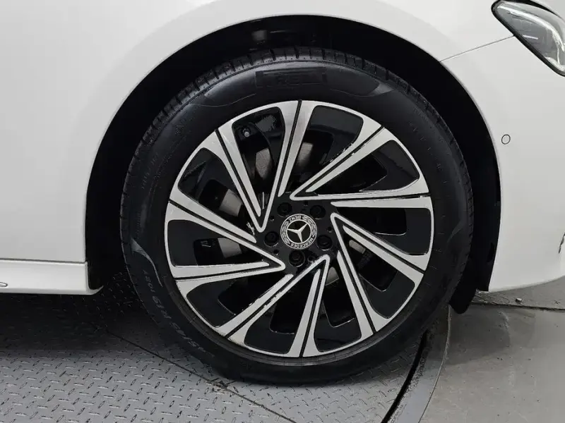 2025 Mercedes-Benz E-Класс с пробегом 4 190 км