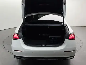 2025 Mercedes-Benz E-Класс с пробегом 4 190 км