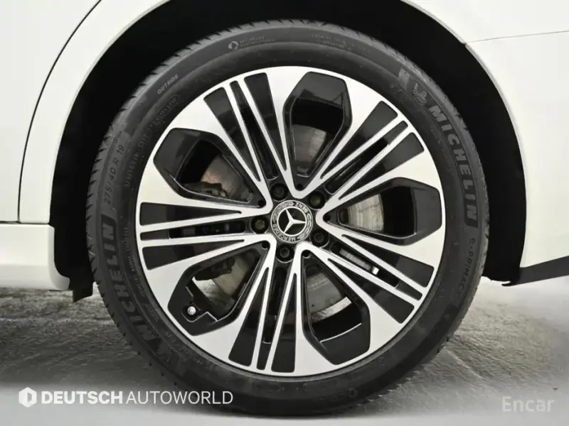 2025 Mercedes-Benz E-Класс с пробегом 9 997 км