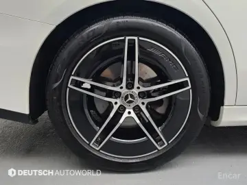 2025 Mercedes-Benz E-Класс с пробегом 17 293 км