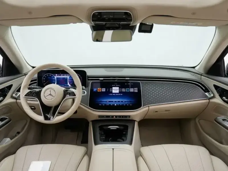 2025 Mercedes-Benz E-Класс с пробегом 13 701 км