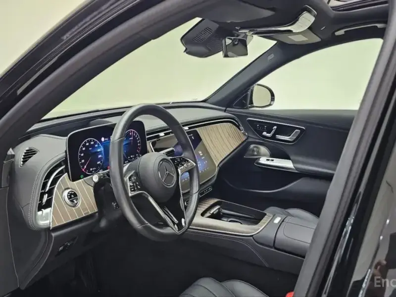 2025 Mercedes-Benz E-Класс с пробегом 12 637 км