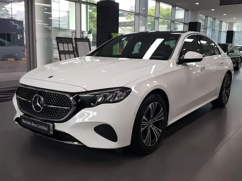 2025 Mercedes-Benz E-Класс с пробегом 940 км