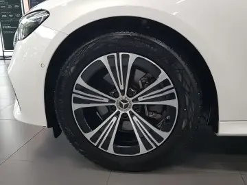 2025 Mercedes-Benz E-Класс с пробегом 940 км