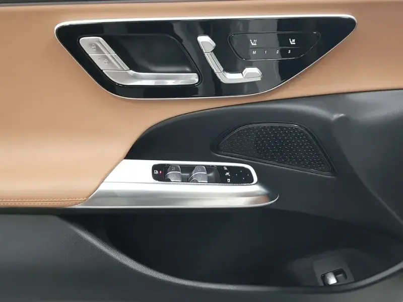 2025 Mercedes-Benz E-Класс с пробегом 940 км
