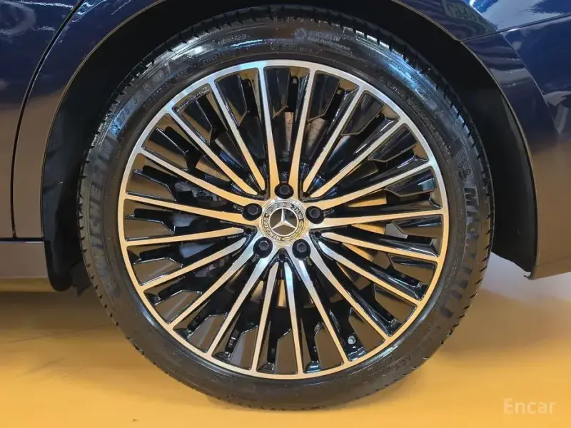2024 Mercedes-Benz E-Класс с пробегом 10 000 км