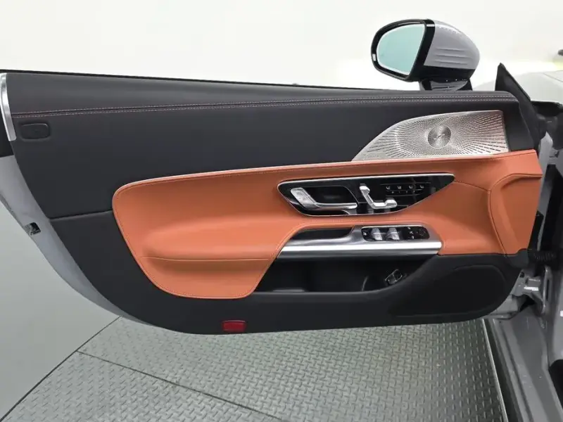 2023 Mercedes-Benz SL-Класс AMG с пробегом 4 644 км