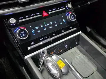 2024 Hyundai Santa Fe с пробегом 35 684 км