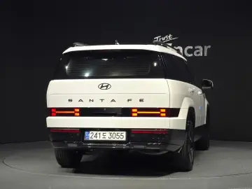 2024 Hyundai Santa Fe с пробегом 9 928 км