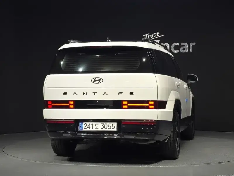2024 Hyundai Santa Fe с пробегом 9 928 км