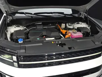 2024 Hyundai Santa Fe с пробегом 9 928 км