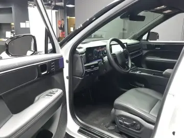 2024 Hyundai Santa Fe с пробегом 9 928 км