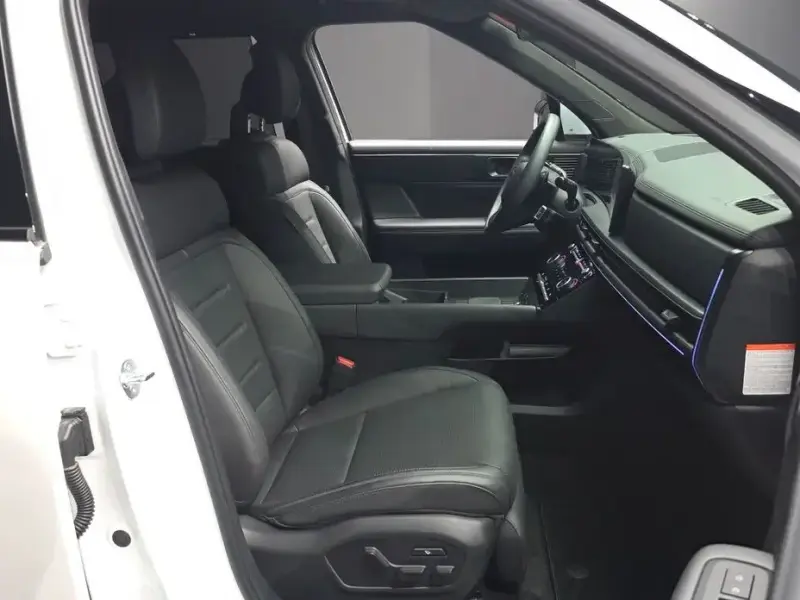 2024 Hyundai Santa Fe с пробегом 9 928 км