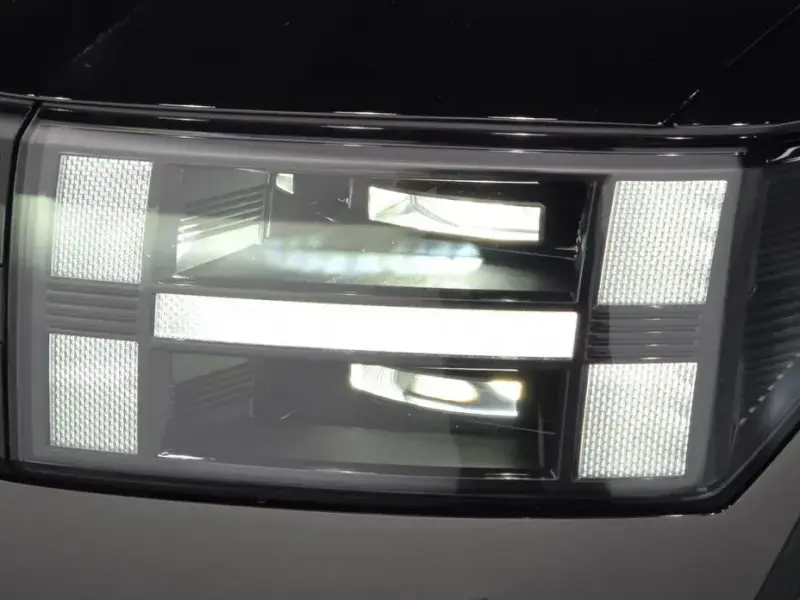 2025 Hyundai Santa Fe с пробегом 10 833 км
