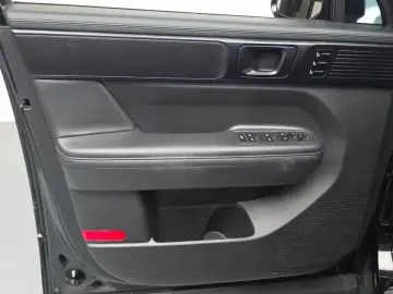 2025 Hyundai Santa Fe с пробегом 10 833 км
