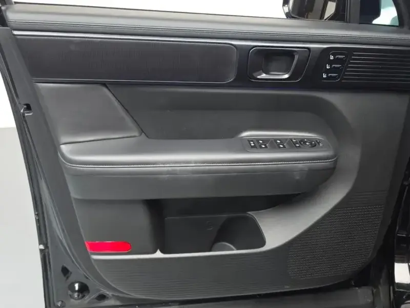 2025 Hyundai Santa Fe с пробегом 10 833 км