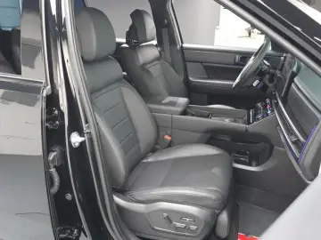 2025 Hyundai Santa Fe с пробегом 10 833 км