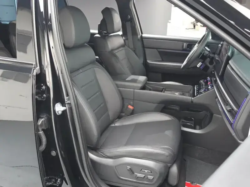 2025 Hyundai Santa Fe с пробегом 10 833 км