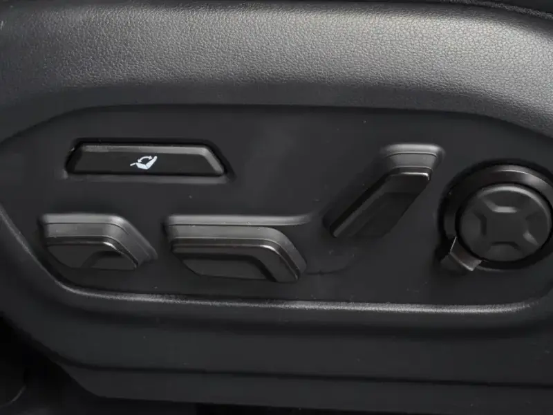 2025 Hyundai Santa Fe с пробегом 10 833 км