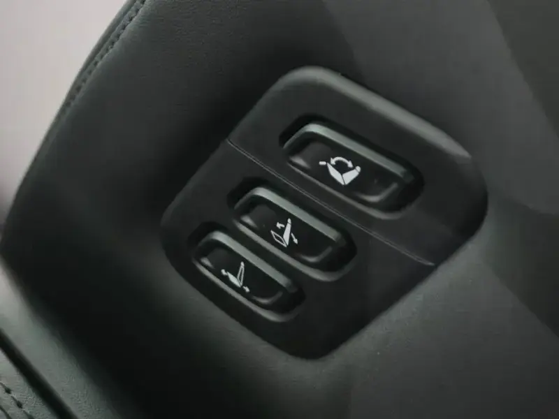 2025 Hyundai Santa Fe с пробегом 10 833 км