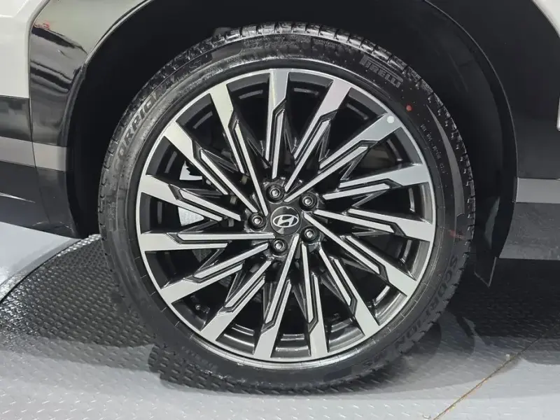 2023 Hyundai Santa Fe с пробегом 45 754 км