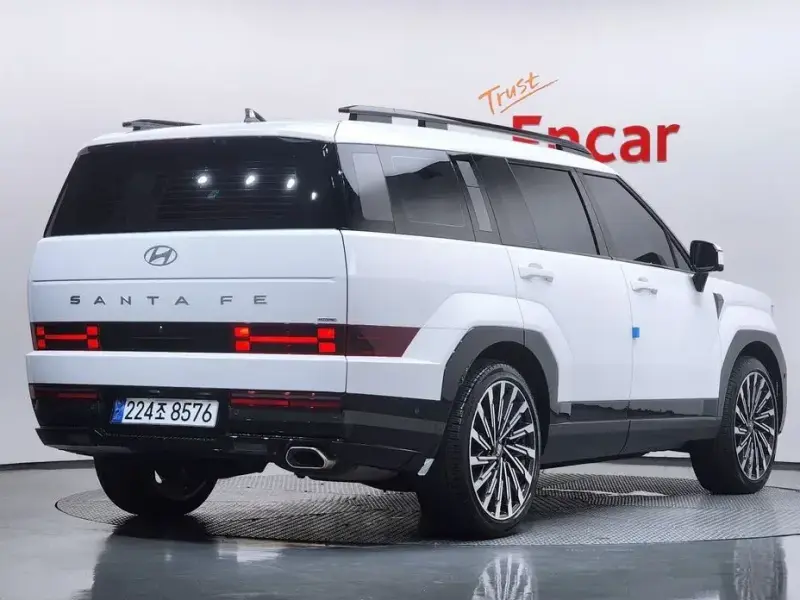 2024 Hyundai Santa Fe с пробегом 10 753 км