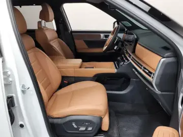 2024 Hyundai Santa Fe с пробегом 10 753 км