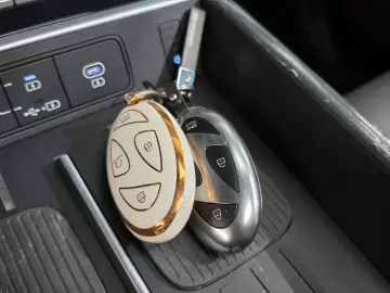 2024 Hyundai Santa Fe с пробегом 5 016 км
