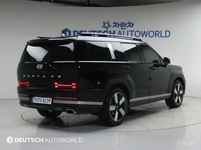 2025 Hyundai Santa Fe с пробегом 9 588 км