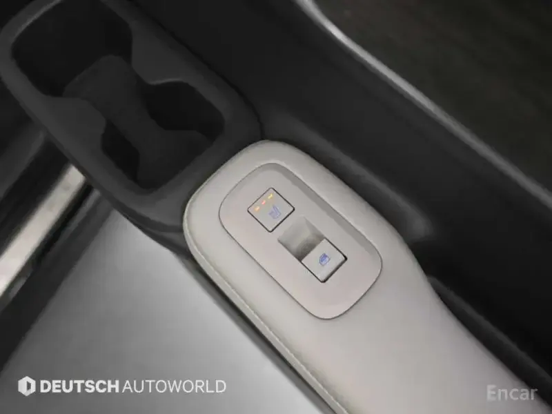 2025 Hyundai Santa Fe с пробегом 9 588 км