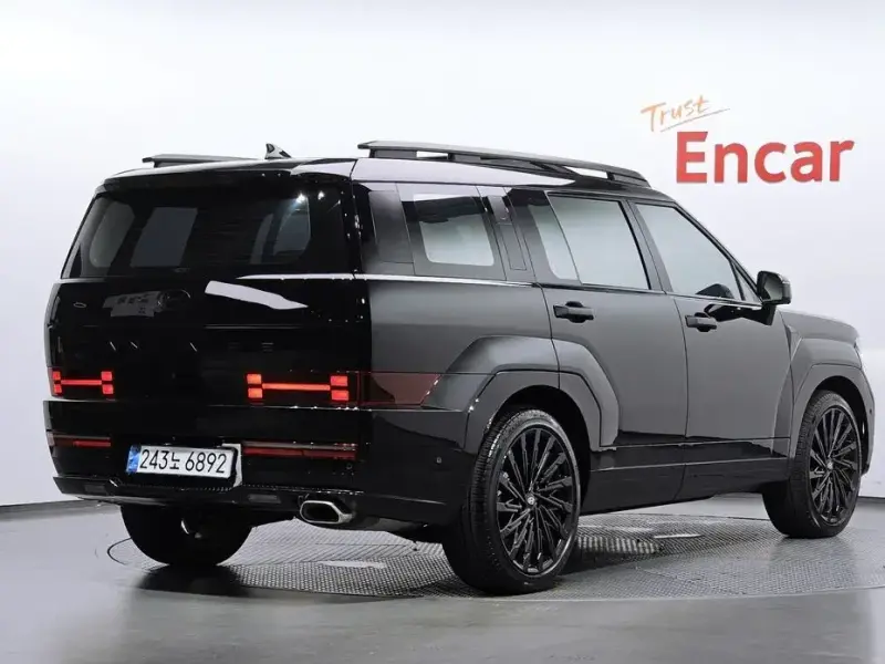 2025 Hyundai Santa Fe с пробегом 7 376 км