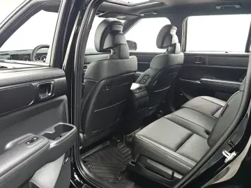 2025 Hyundai Santa Fe с пробегом 7 376 км